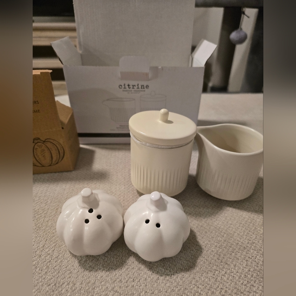 New In The Box Ceramic Creamer, Sugar, And Salt Paper Shakers Set